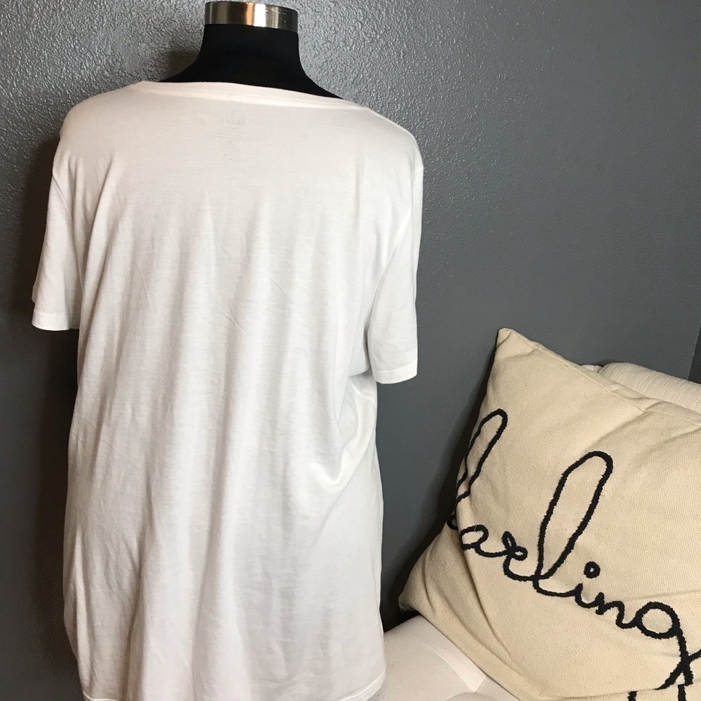 Torrid white city of music heart love tee size 4 - Picture 3 of 4